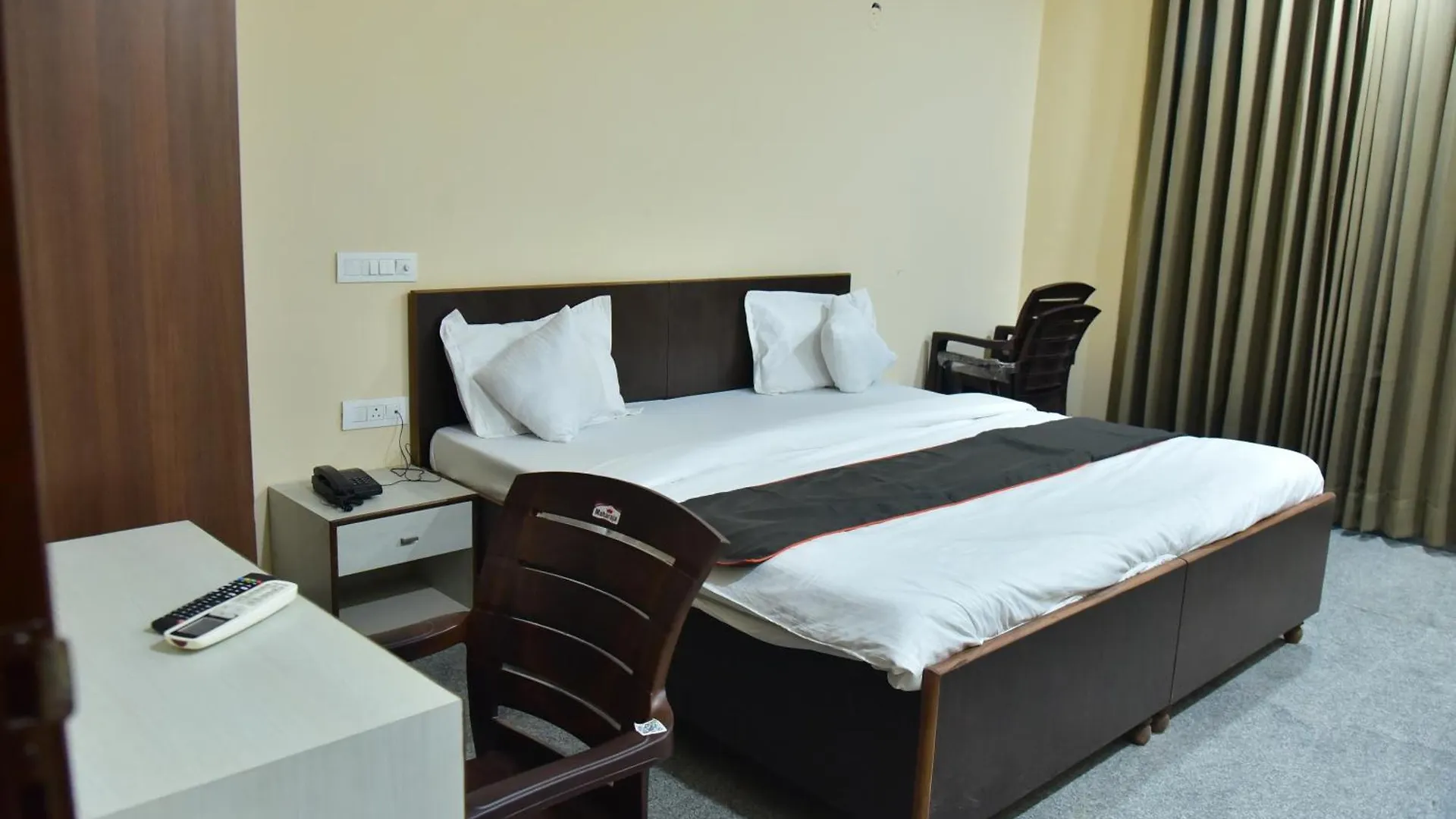 Hotel Wedlock Medanta Gurgaon India